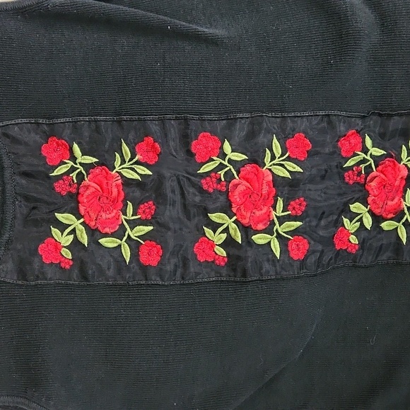 Y2k Black Knit Red Rose Floral Fitted Tank Top - Picture 2 of 4